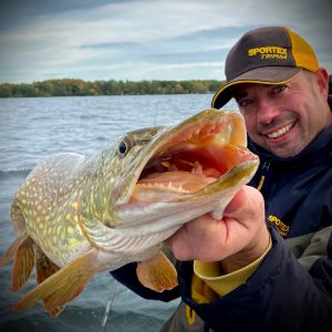 angler hecht pike wasser water