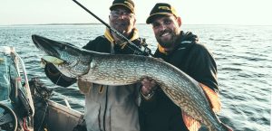 angler hecht pike wasser water