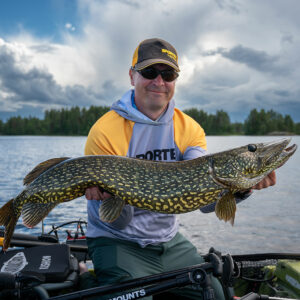 angler hecht pike wasser water