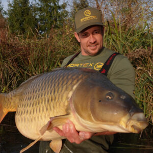 angler karpfen carp wasser water